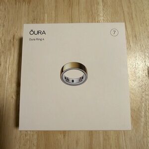 Oura Ring gen 4 gold size 7